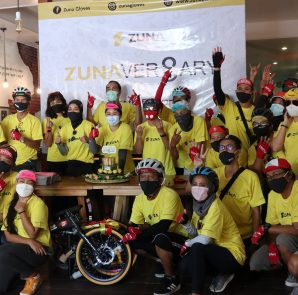 ZUNA Gloves Bagikan Sarapan Gratis ke Warga Semarang